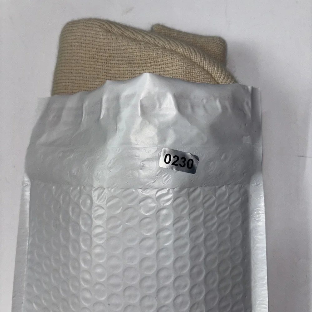 Levi's‎ Leather Logo Patch Cream Beanie